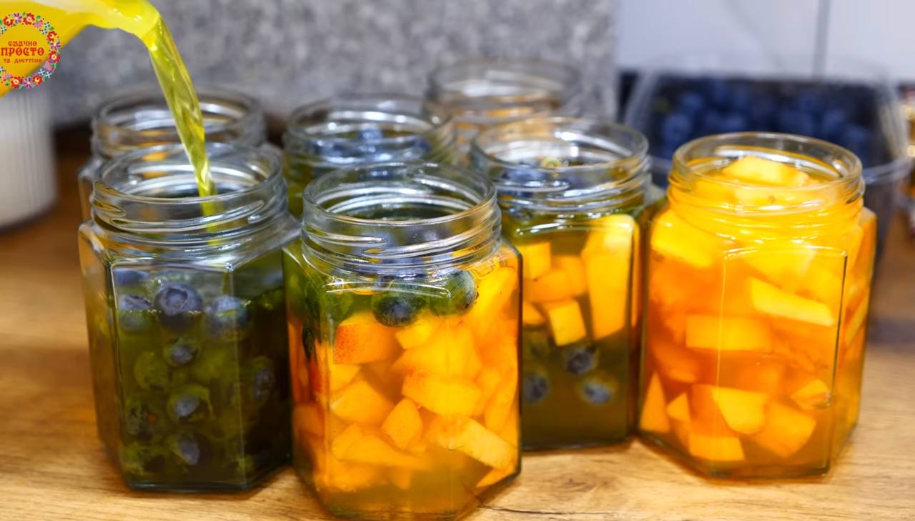 Фрукты в желе на зиму: рецепт необычной консервации